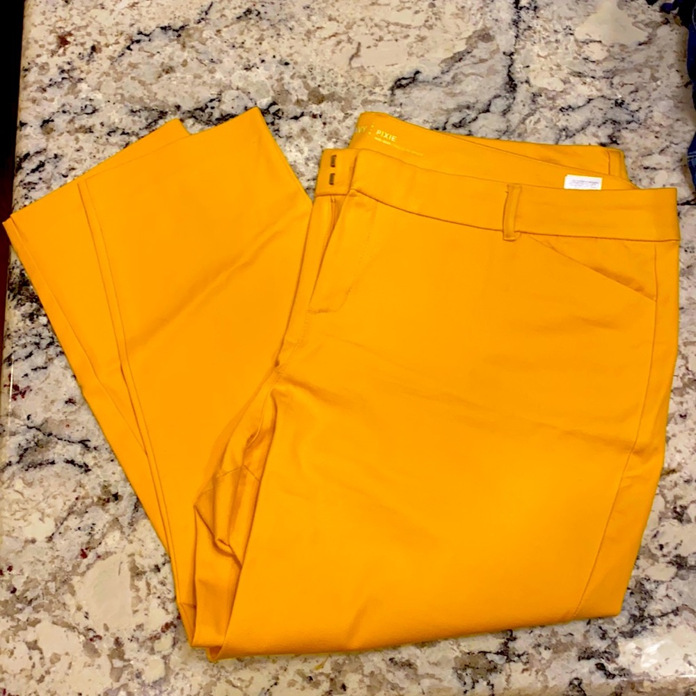 Old Navy mid rise Pixie